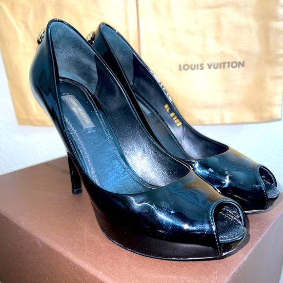 Louis Vuitton “Oh Really” Black Patent Gold Lock Platform Peep Toe Pump Size 6.5 - Picture 9 of 16